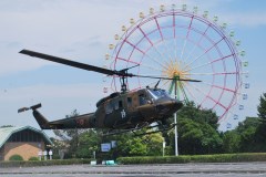 国営ひたち海浜公園で行われたヘリコプターの離発着訓練=ひたちなか市馬渡
