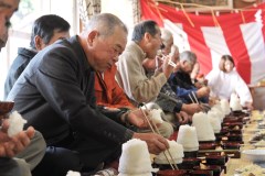 茨城新聞 山盛りご飯 もう満腹 桜川で奇祭