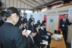 茨城新聞】県内就活始動 水戸の説明会、学生1000人超