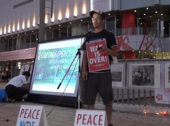 平和集会で戦争反対などを訴える若者=JR水戸駅南口
