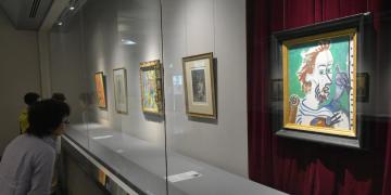 パブロ・ピカソやマルク・シャガールら海外画家の作品が並ぶコーナー=笠間市笠間の笠間日動美術館