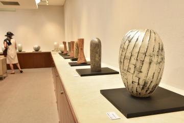 茨城新聞】寺本守さん作陶展 水戸、20日まで