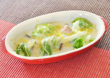 白菜とサーモンの米粉グラタン