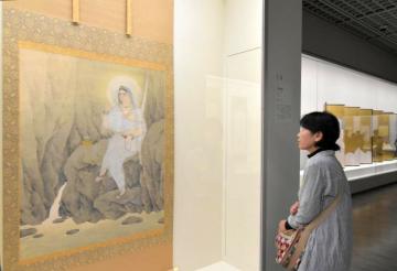 105年ぶりに発見された「白衣観音」(1908年)をはじめ約90点が並ぶ大回顧展=東京都千代田区の東京国立近代美術館