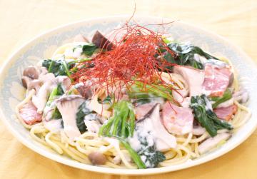 ホウレン草とキノコのクリームスパゲティ