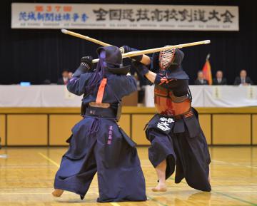 茨城新聞 茨城新聞社旗争奪全国選抜高校剣道 女子 守谷準v 競り負け