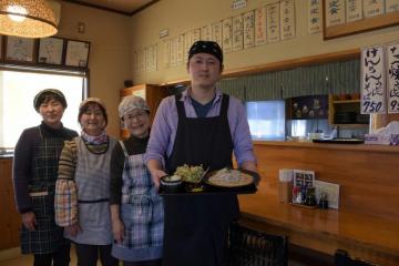 3代目のこだわりの手打ちうどん・そばが味わえるお食事処「かぞく亭」=日立市川尻町