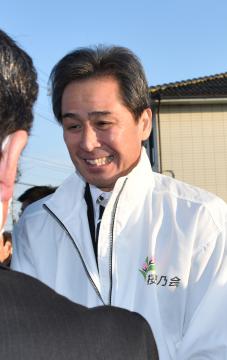 常陸大宮市長選で無投票初当選を果たした鈴木定幸(すずきさだゆき)さん