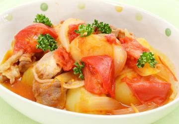 新ジャガ芋と豚肉のトマト煮