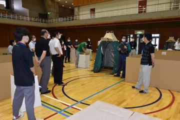 茨城新聞 笠間市が災害訓練 新型コロナ感染対策 避難所の設営手順確認
