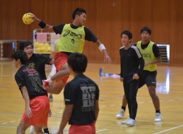 茨城新聞 藤代紫水高 男子ハンドボール部 日本選手権出場に挑戦 3年生 集大成の場求め