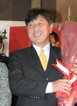 古河市長に再選した針谷力(はりやちから)さん
