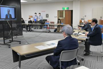 オンラインで開かれた新型コロナワクチンに関する研修会=水戸市笠原町