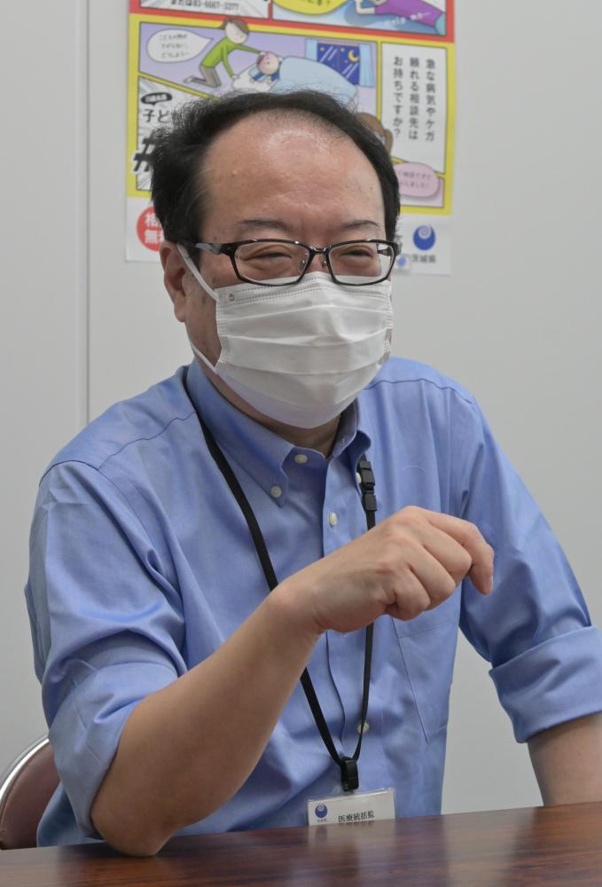 新型コロナウイルスの感染防止策徹底を訴える県の安田貢医療統括監=県庁