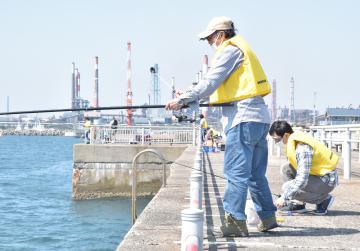 茨城新聞 魚釣園 再オープン 鹿島港 民間団体が運営