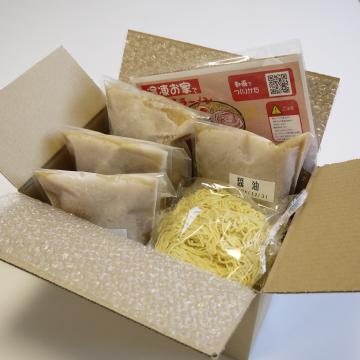 ゆにろーずが開発した冷凍ラーメンのセット
