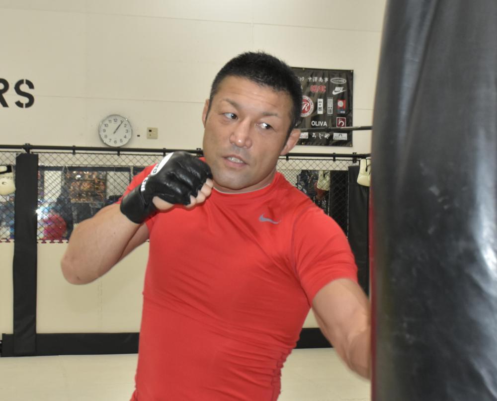 茨城新聞 格闘家 桜井選手 水戸出身 49歳王者 統一戦挑む 日 けが乗り越え復帰 茨城新聞 格闘家 桜井選手 水戸出身 49歳王者 統一戦挑む 日 けが乗り越え復帰