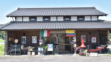 農家の精米施設を改修したイタリアンレストラン「楽生流」=常陸太田市中利員町
