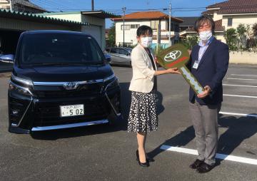 竜ケ崎保健所に納車された患者搬送用車両=龍ケ崎市