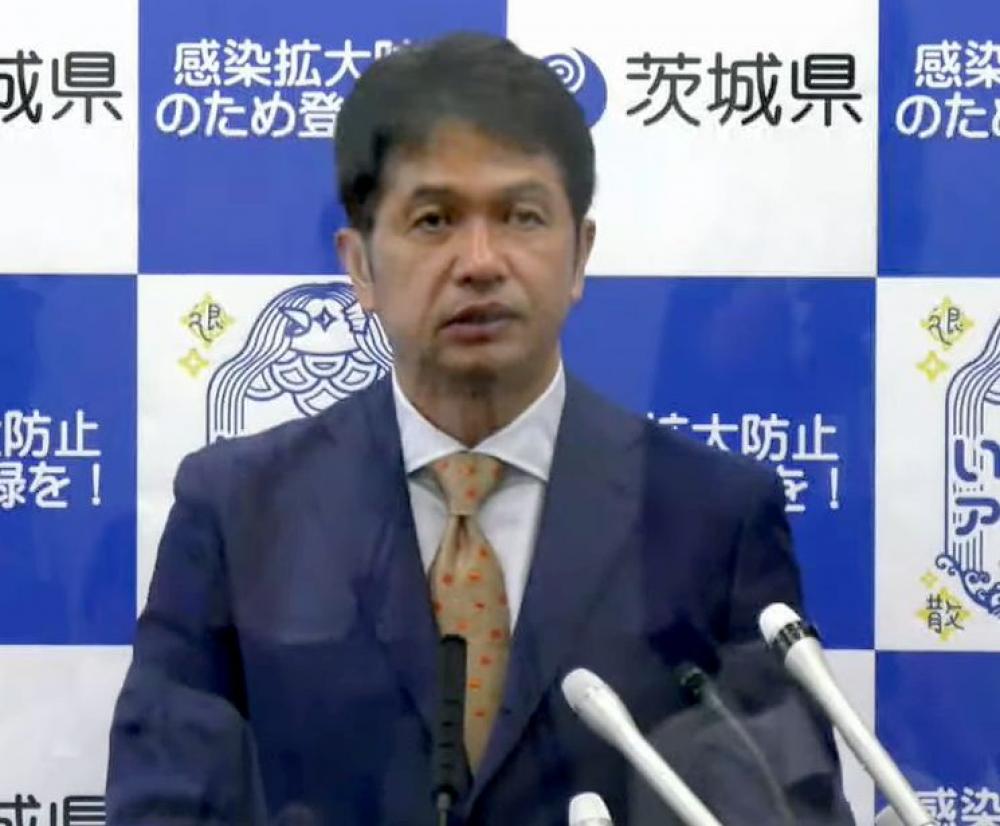 会見する大井川和彦知事=茨城県庁