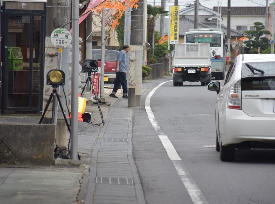 通学路一斉取り締まりで稼働する移動式オービス=石岡市柿岡
