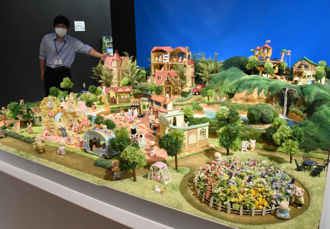 シルバニア村を再現した大型ジオラマが見どころの一つ=笠間市笠間の笠間日動美術館