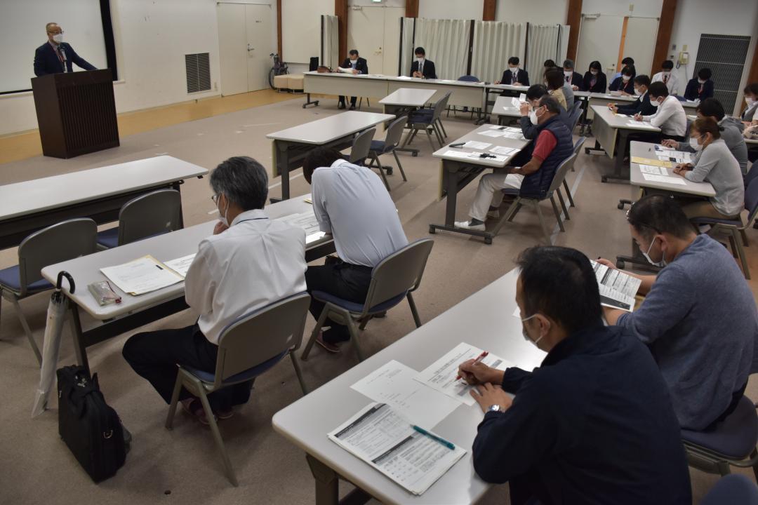 医療機関関係者を対象にした追加接種の説明会=常陸太田市稲木町