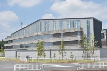 石岡市役所=同市石岡1丁目
