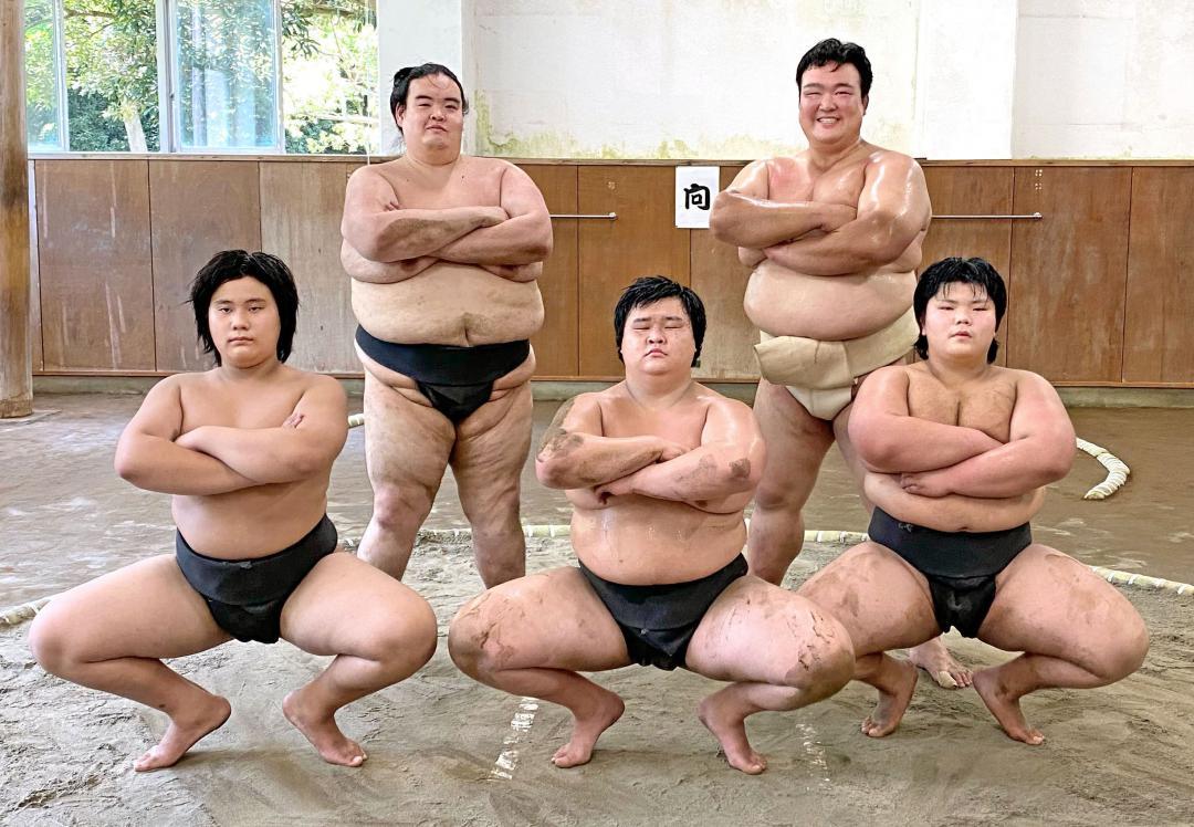 二所ノ関親方として新たなスタートを切る元横綱稀勢の里=(日本相撲協会提供)