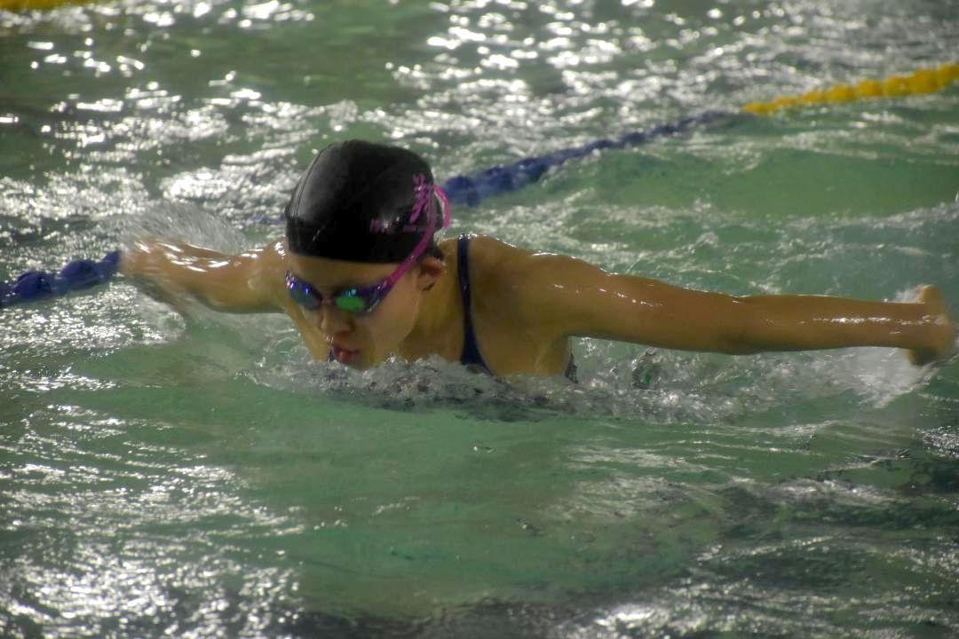 週5日通うリリースポーツクラブで練習に励む横倉つぼみさん=水戸市内原