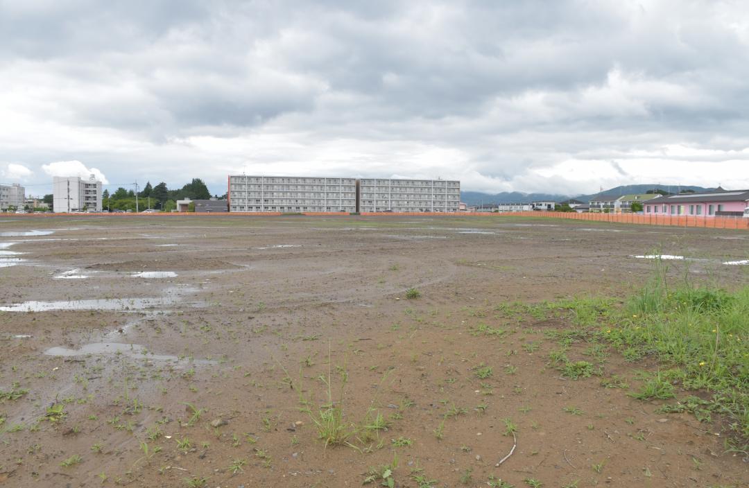 複合交流拠点施設が計画されている民間企業の社宅跡地=かすみがうら市稲吉南
