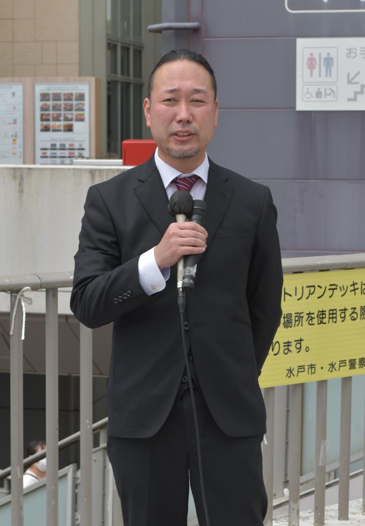 公約の地方創生を訴える村田大地氏=6月22日午後、水戸市内
