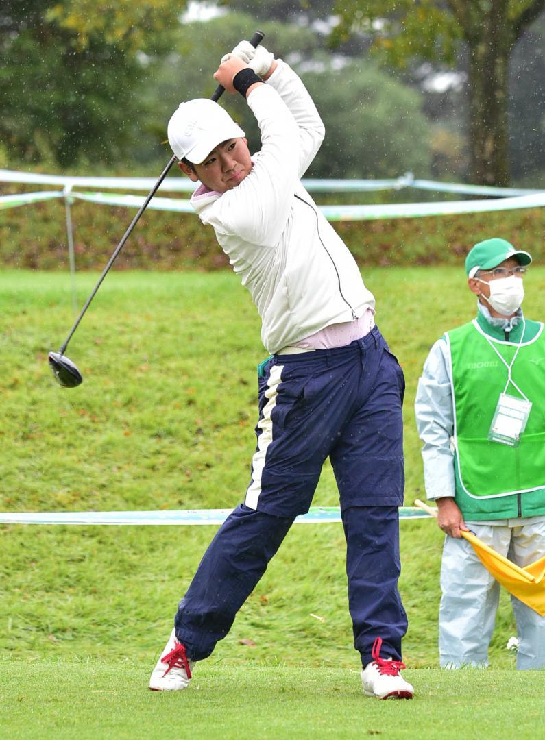 〈ゴルフ少年男子団体〉優勝に貢献した亥飼陽(日本ウェルネス高)=西那須野CC
