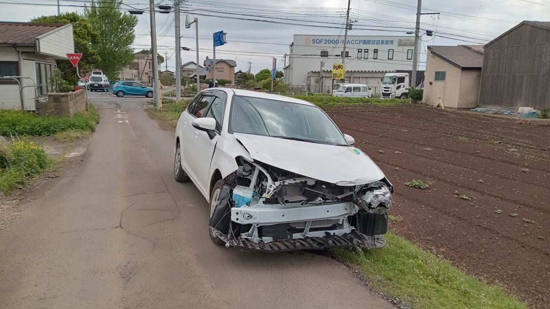 車3台の衝突事故の現場=鉾田市汲上