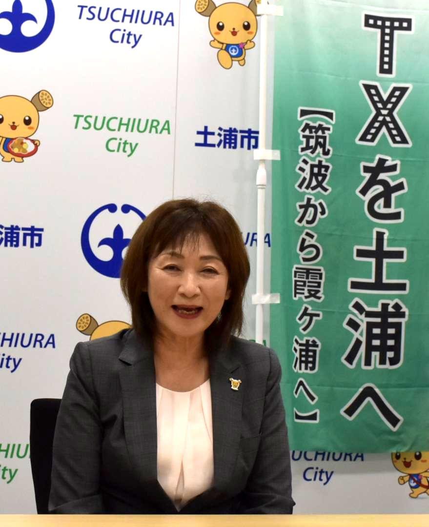 TXの県内延伸先が土浦方面となり、会見する土浦市の安藤真理子市長=同市役所