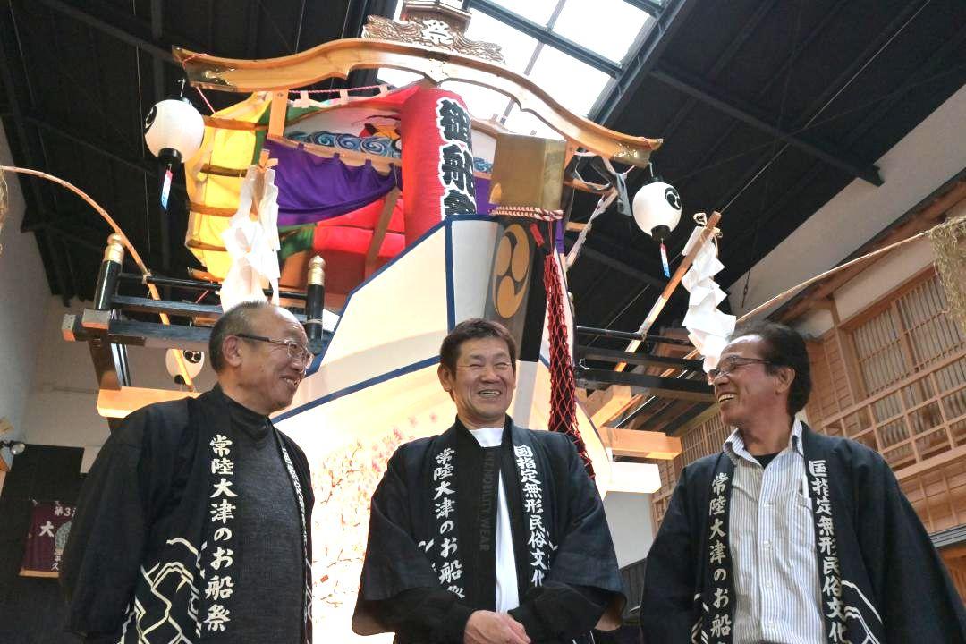 地元保存会の吉原国彦さん、高倉雅友さん、鈴木平四郎さん(左から)=北茨城市内
