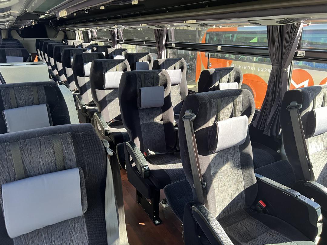 茨城交通のバスに新しく導入された3列独立シート
