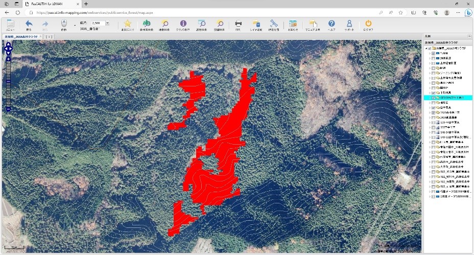 クラウド上での伐採検知情報の表示例。赤い部分は伐採を検知した部分(県提供)
