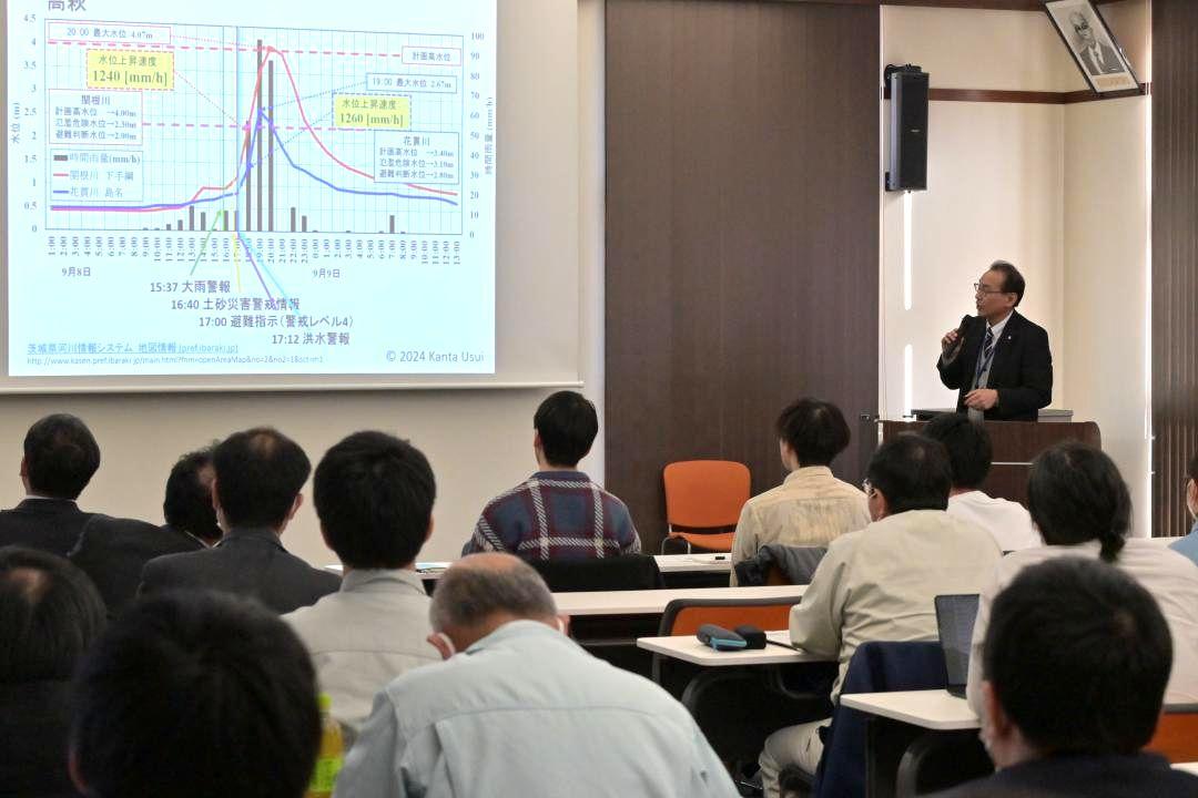 台風13号被害の研究を続ける茨城大調査チームによる中間報告会=日立市中成沢町
