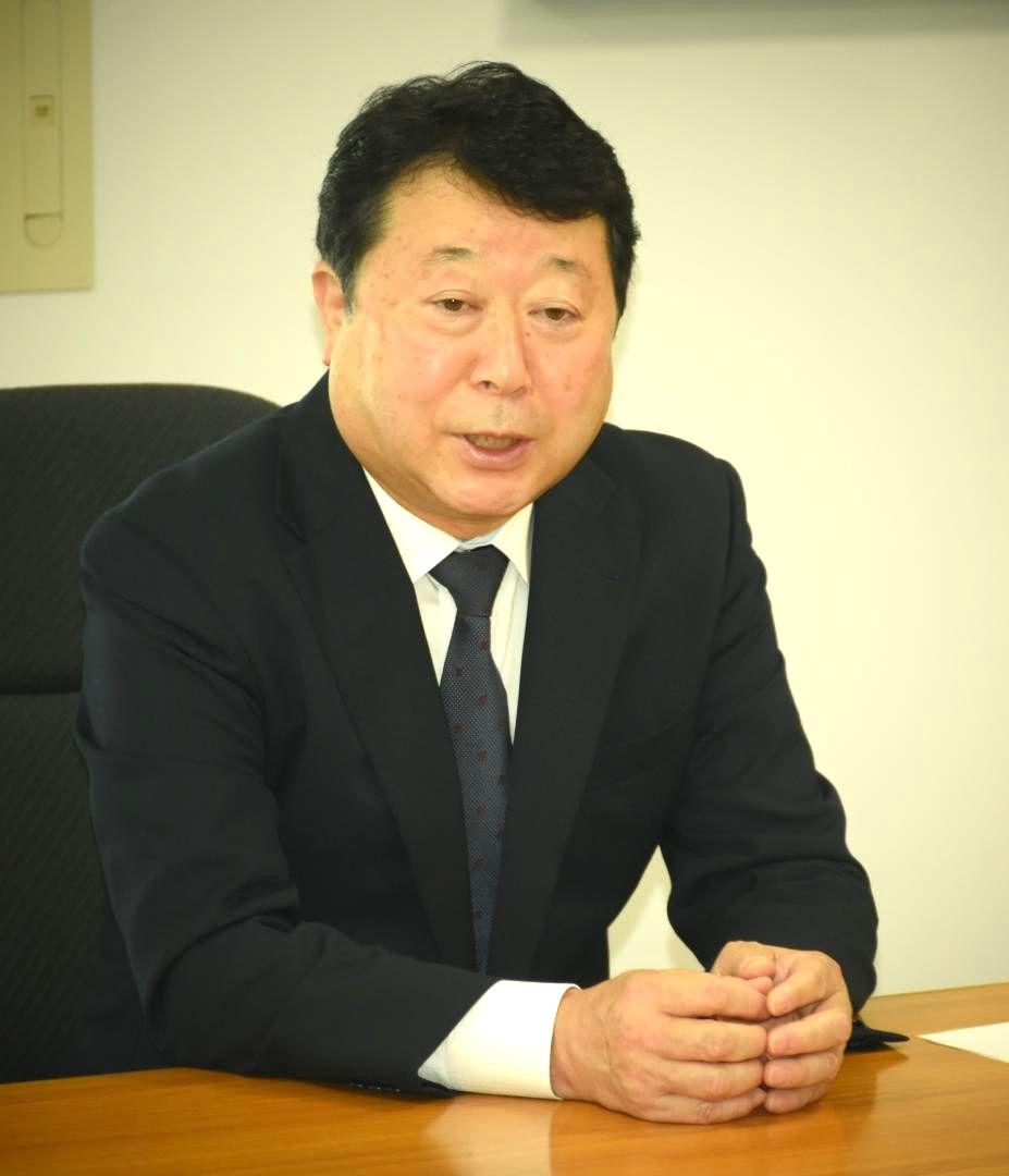 八千代町長選で再選された野村勇さん
