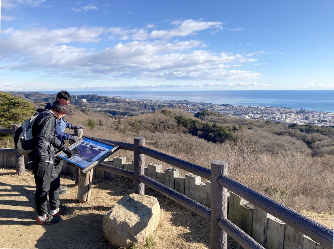 コース途中にある助川山からは太平洋や日立の街並みを一望できる=日立市諏訪町
