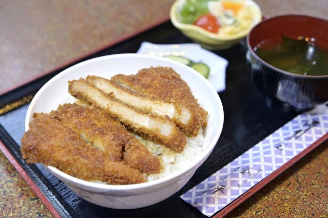 人気のソースカツ丼定食
