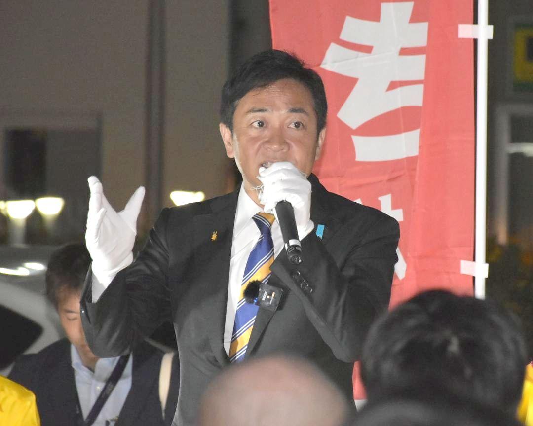 国民民主党への支持を訴える玉木雄一郎代表=JR常陸多賀駅前
