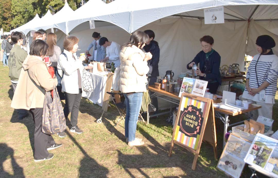 各店こだわりのコーヒーが楽しめる、ひたちなかコーヒーフェスティバル=ひたちなか市長堀町
