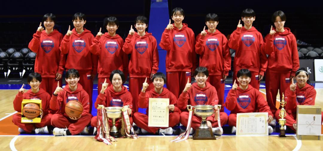 2年ぶり2度目の優勝を果たした女子のボンズ茨城
