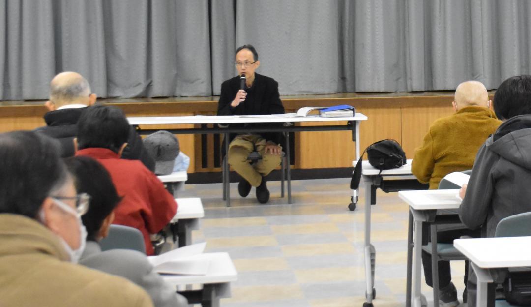 吉成家について学んだ「ふるさと歴史講座」=大子町池田
