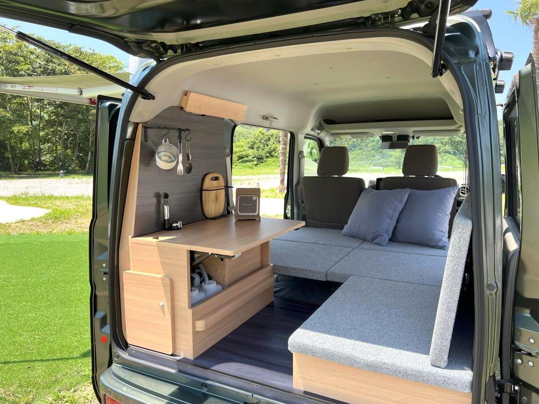 自動車販売店向けに発売した「TINY(タイニー)」家具キット=日立市東町
