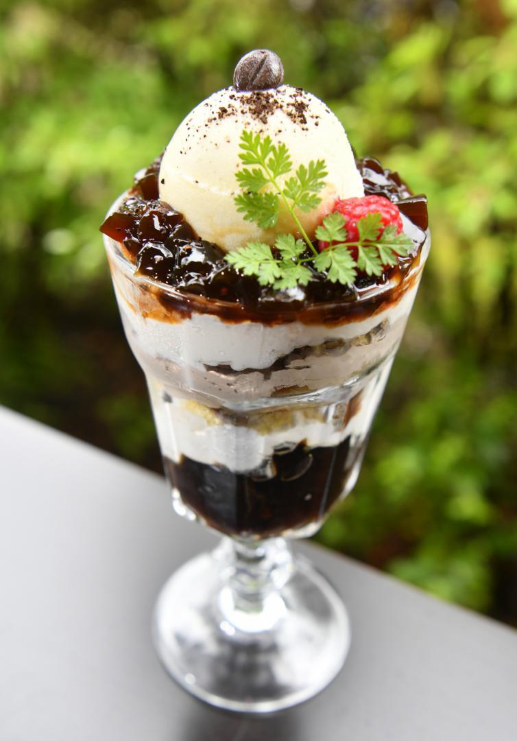5月限定の「大人のコーヒージェリーパフェ」=つくば市金田