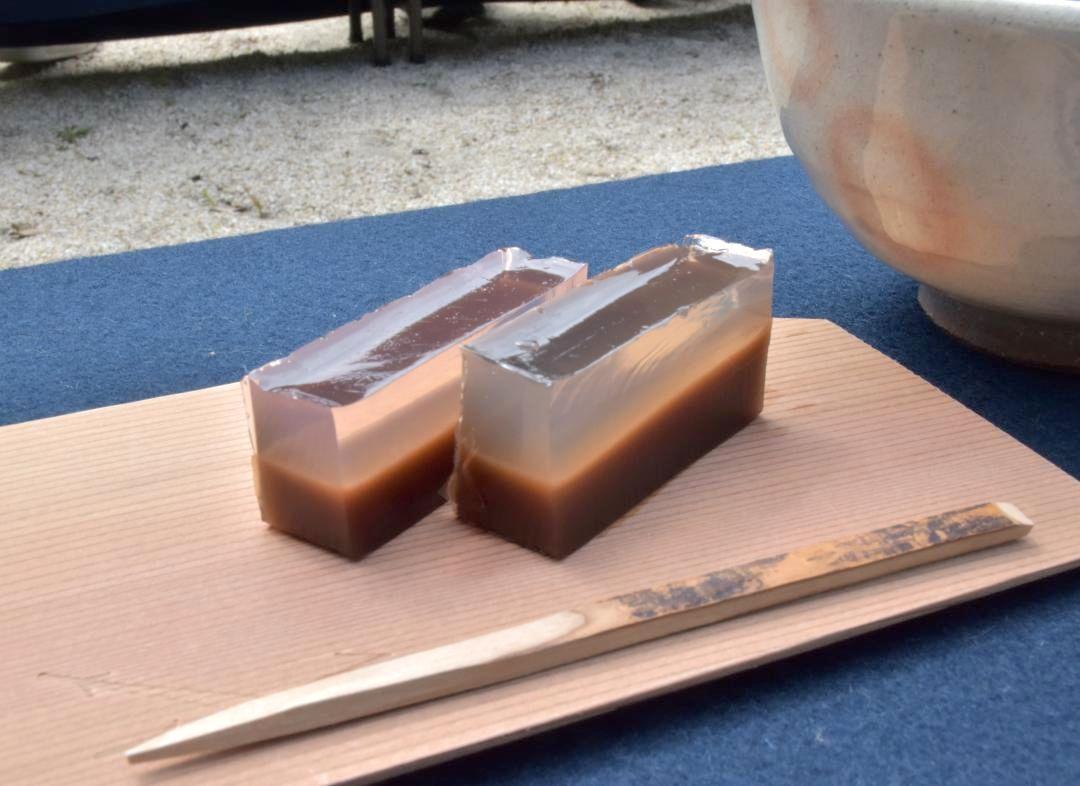IBARAKI UME YOKANの澄清(手前)と暁=大洗町磯浜町