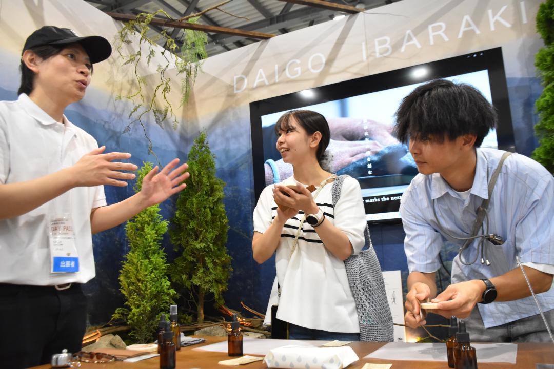 大子の魅力を発信したアロマディッシュ作りのワークショップ=大阪・関西万博会場
